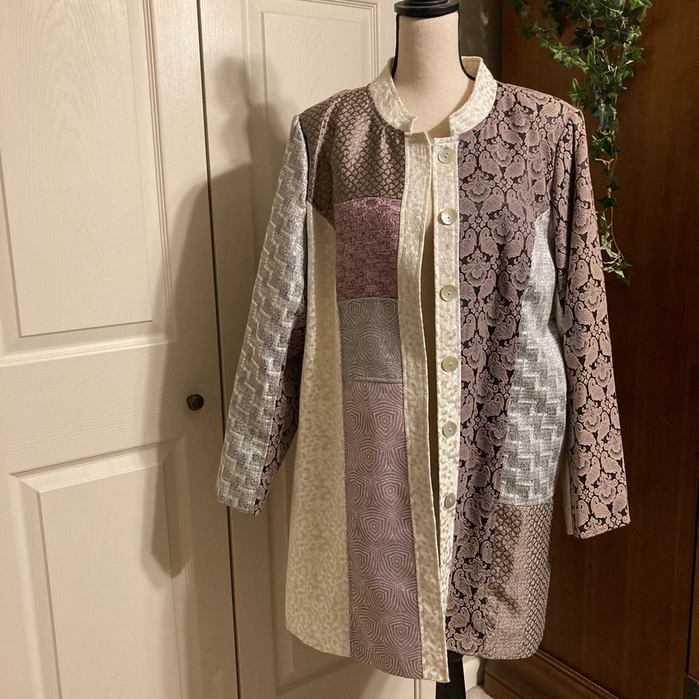 Multiple fun and different light / Medium weight coat size 1 XLARGE